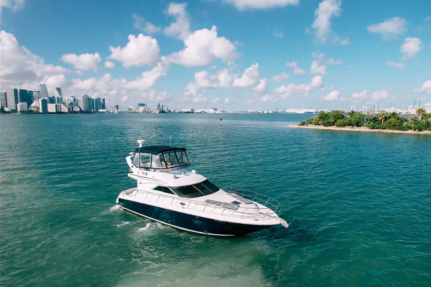 50' Sea Ray Salt Cured — 50ft charter yacht in South Florida