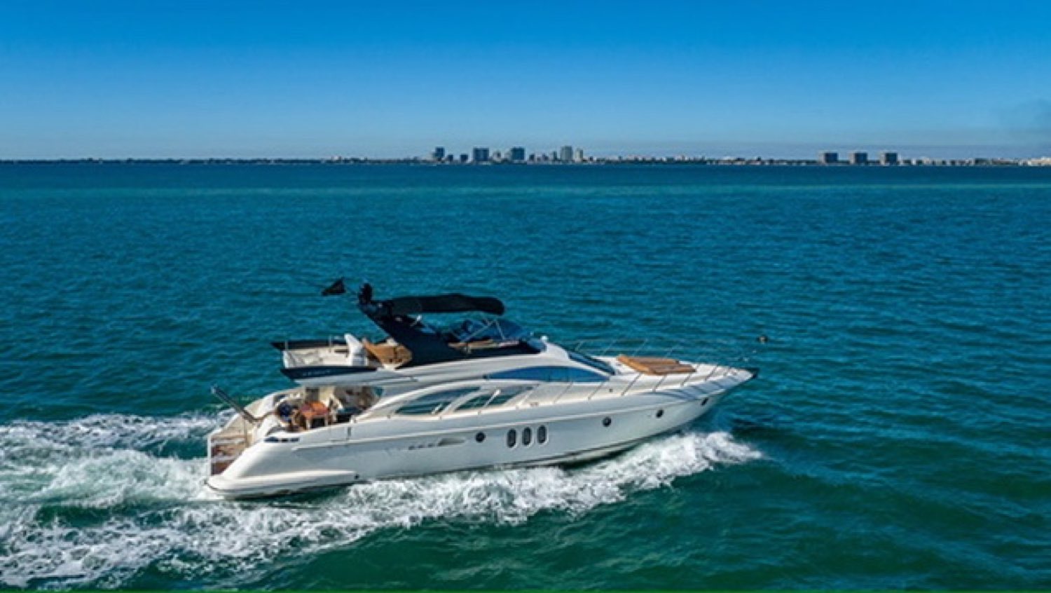 65' Azimut — 65ft charter yacht in South Florida